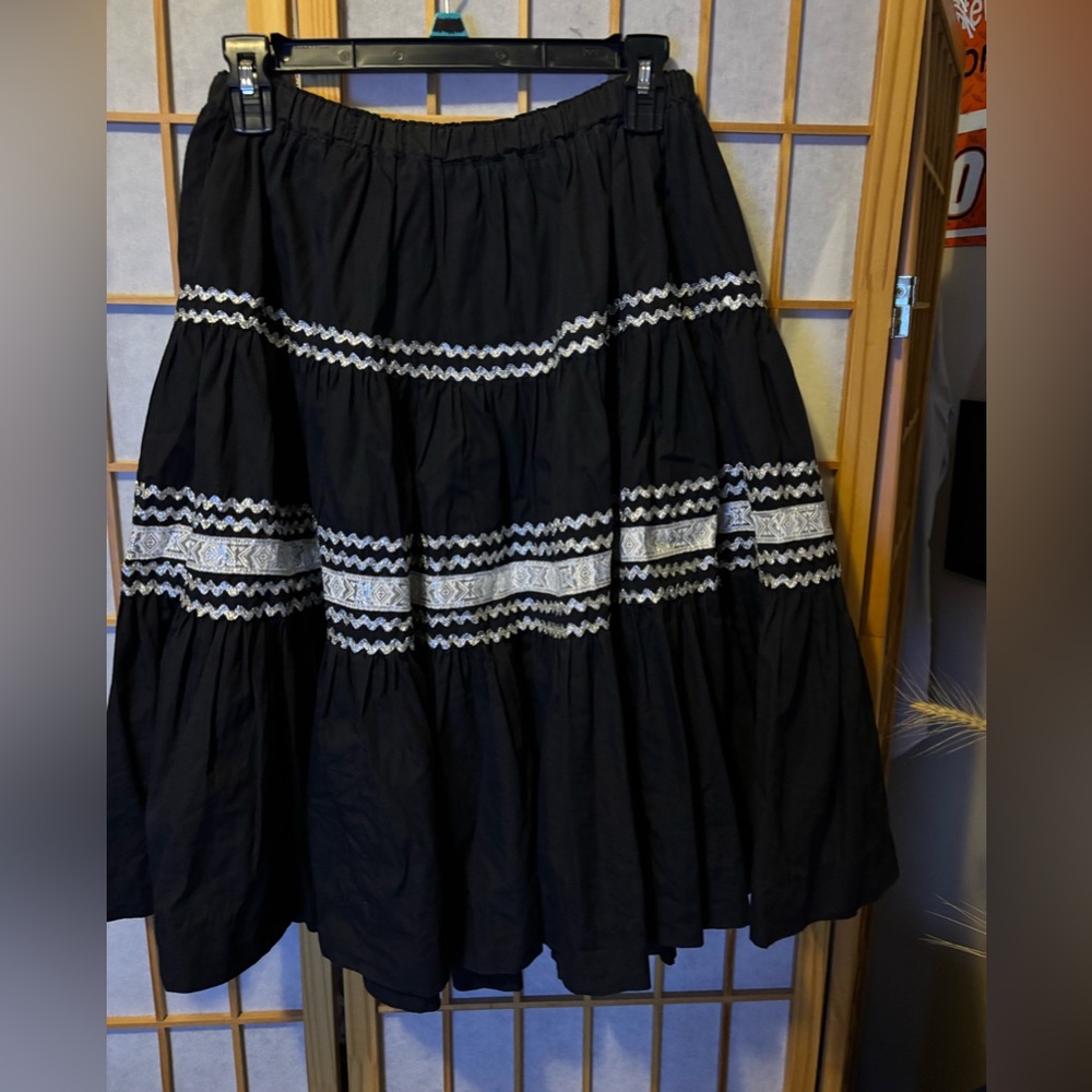 Black and Silver  Tiered Elastic Waist  Skirt